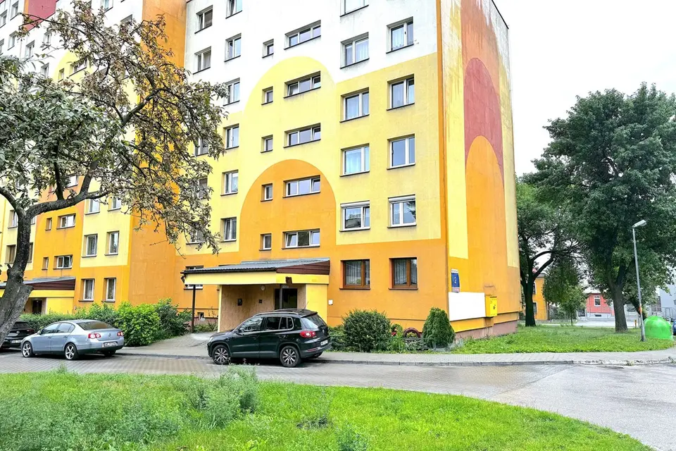 Na sprzedaż kawalerka z balkonem o powierzchni 33,1 m², położona przy ul. – Radom