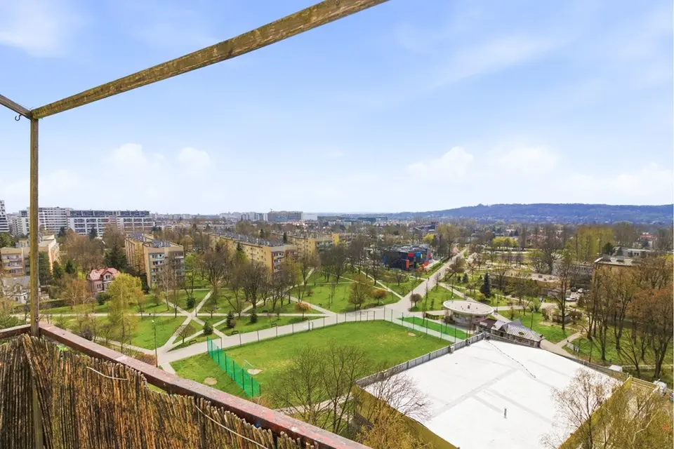 Na sprzedaż kawalerka położona na 10. – Kraków