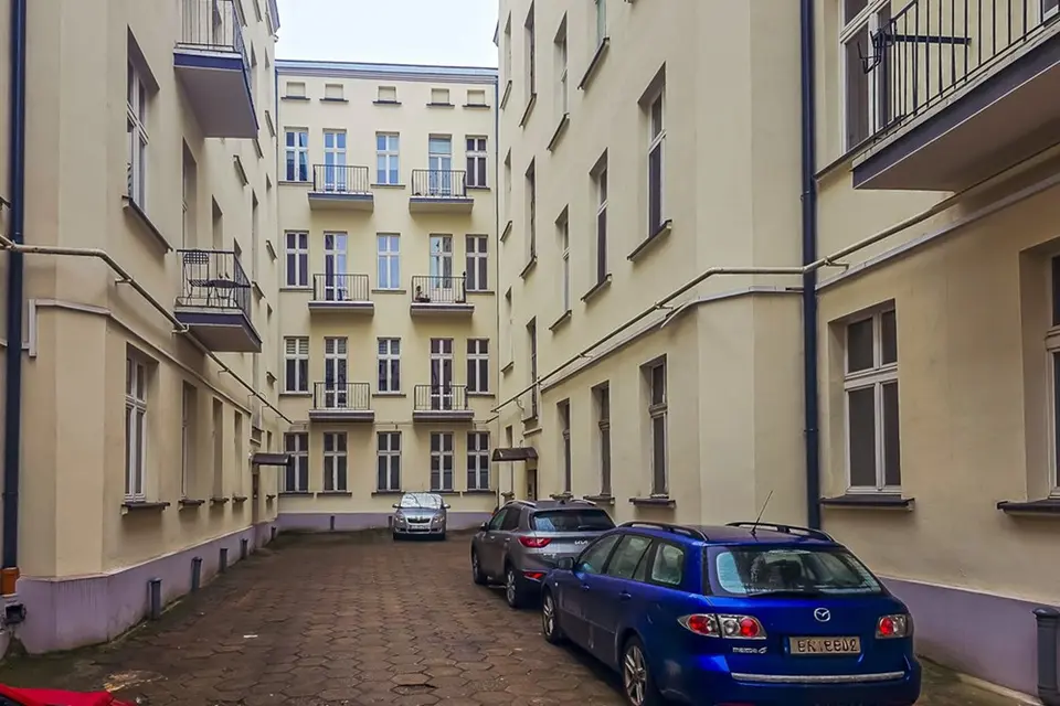Oferujemy na sprzedaż wyjątkowe mieszkanie o powierzchni 90,23 m², położone na 2. – Łódź