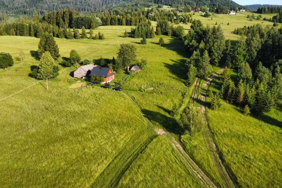 Wyjątkowe gospodarstwo z widokiem na Beskidy Glinka, tuż przy szlaku! – Ujsoły
