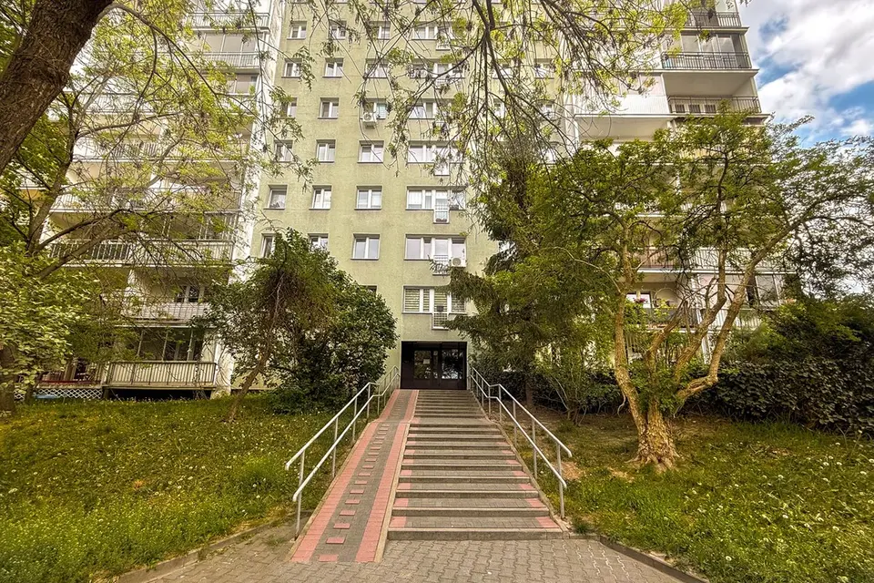 Na sprzedaż mieszkanie o powierzchni 77 m2, zlokalizowane na VI p. – Warszawa